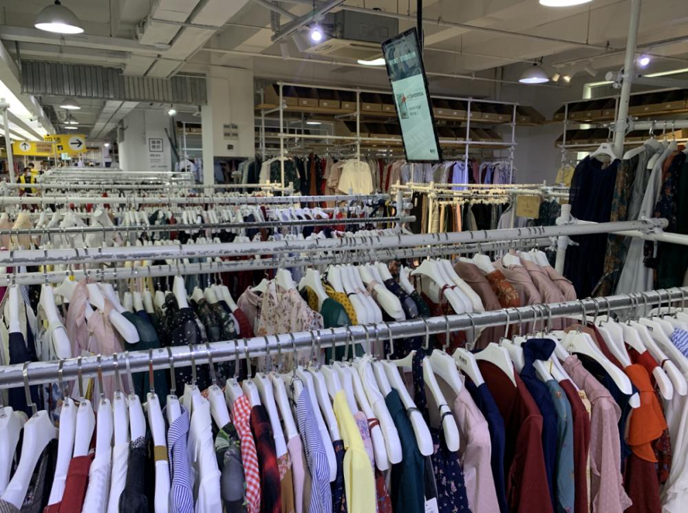 武汉哪里买衣服便宜质量好，武汉买衣服划算的商场